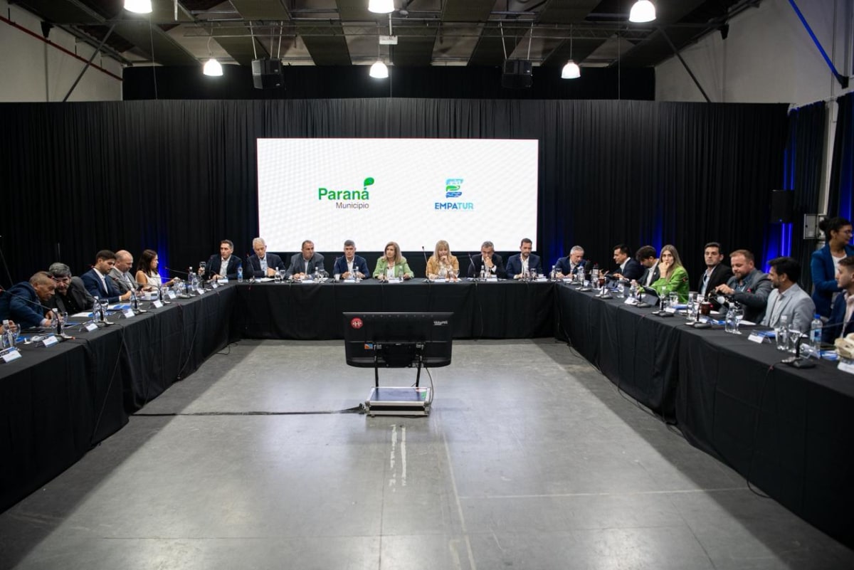 Reunión de COFEIN en Paraná (2).jpeg Reunión de COFEIN en Paraná (2).jpeg