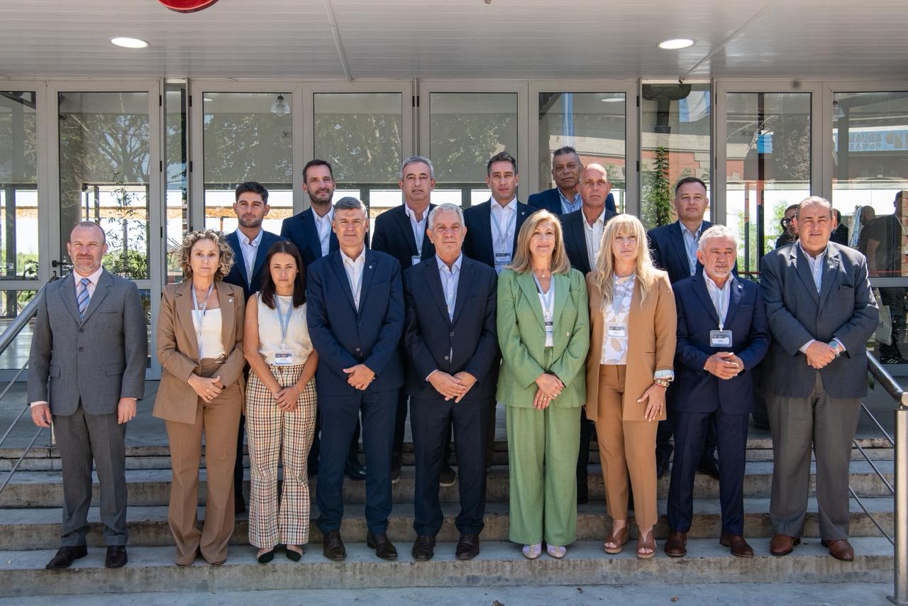 Intendentes de todo el país cuestionaron el recorte de fondos y reclamaron más recursos a la Nación