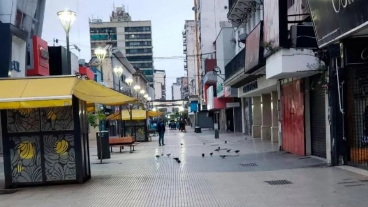 Qué días abrirán y cuáles no los negocios del centro tucumano durante Semana Santa