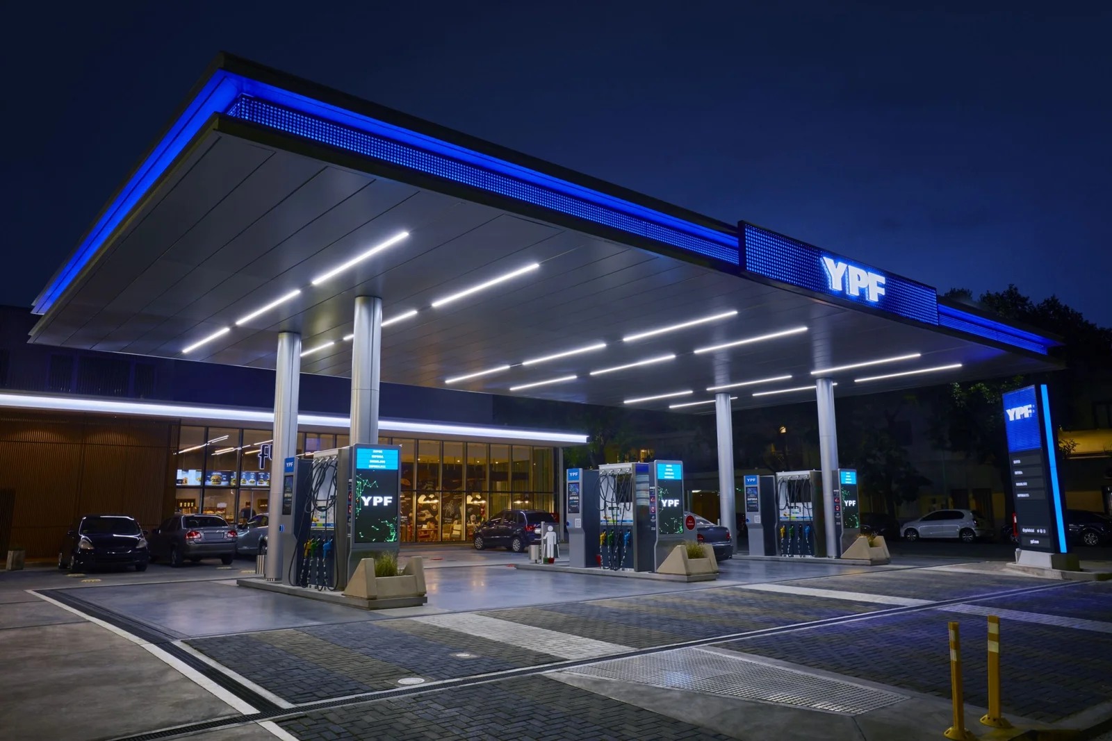 YPF no subirá la nafta por 45 días para amortiguar el impacto del alza del crudo