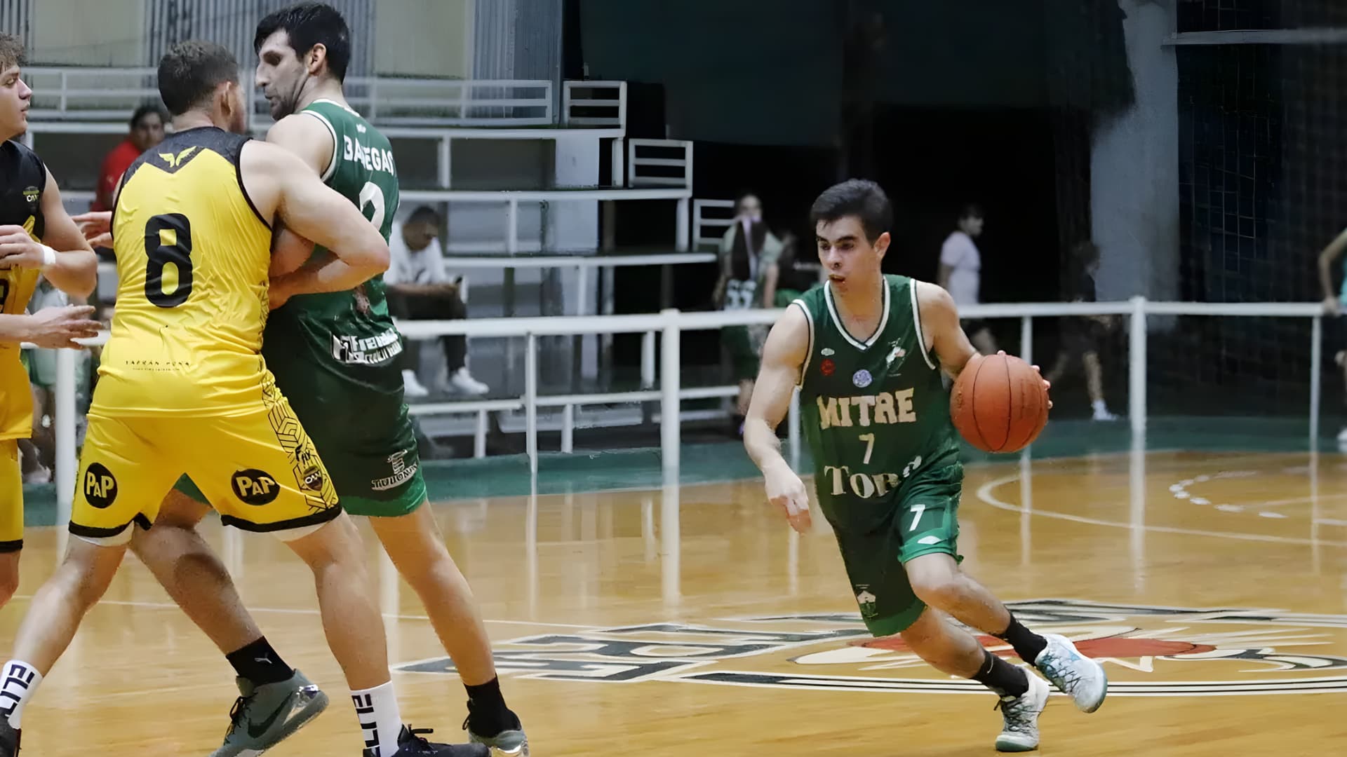 Asociación Mitre venció a Montmartre por un punto en un final para el infarto