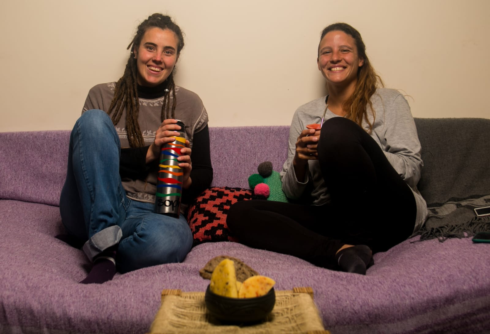 Dos mujeres, una idea y cientos de quesos con identidad: así nació Quesito Comué