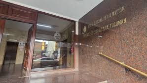 En Tucumán, la política se mudó a los tribunales: ¿debilidad o estrategia?