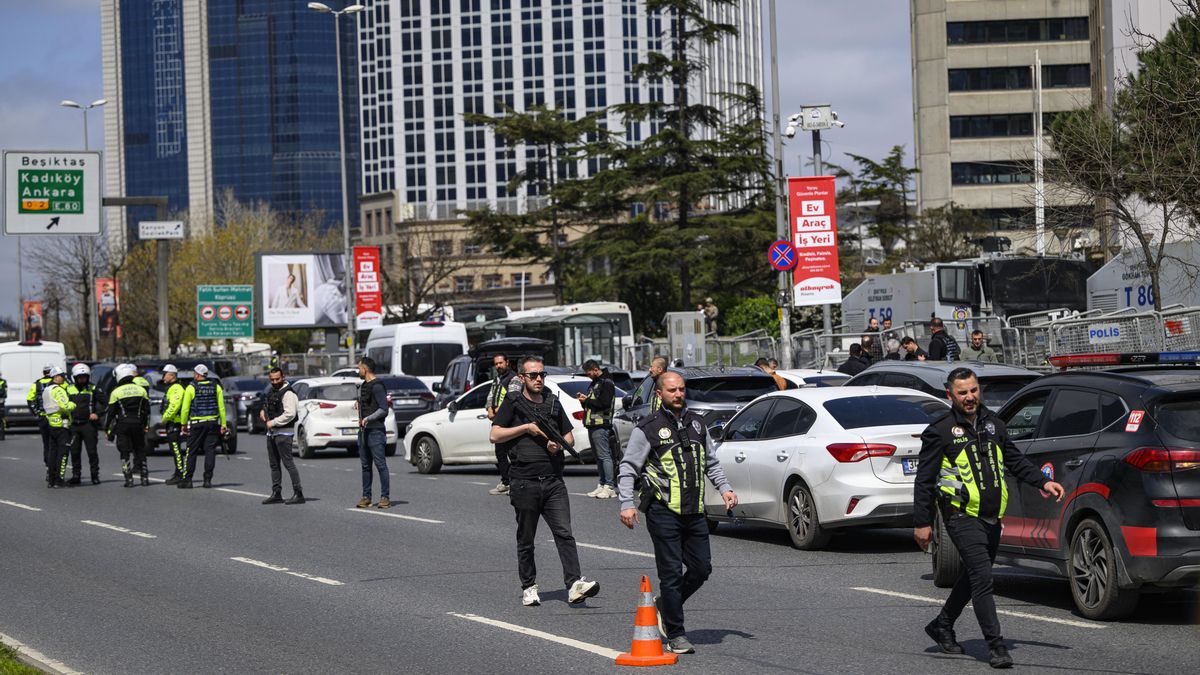 Ataque armado cerca del consulado de Israel en Estambul terminó con un muerto y cuatro heridos
