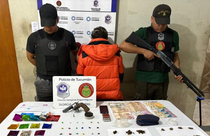 Detuvieron a un joven que intentó escapar con cocaína, marihuana y un revólver