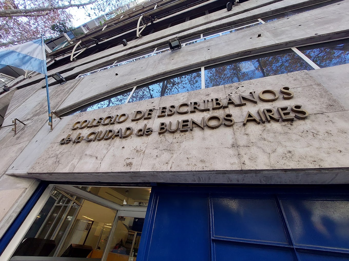 El Colegio de Escribanos defendió los controles y recordó que las operaciones de funcionarios deben informarse a la UIF