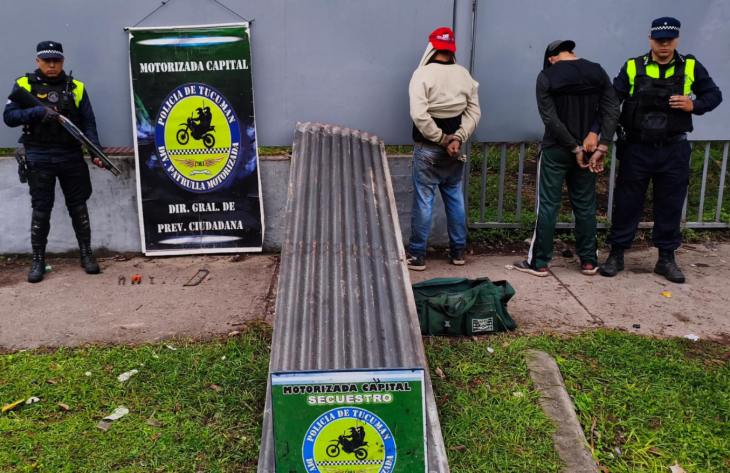 Atrapan a dos ladrones in fraganti mientras desmantelaban una vivienda para robar chapas