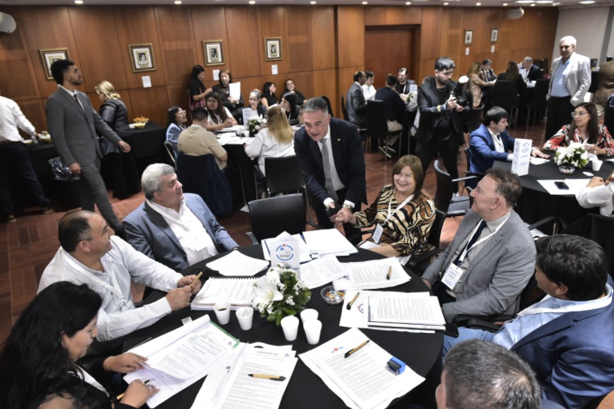 Legis 1.jpg Legis 1.jpg