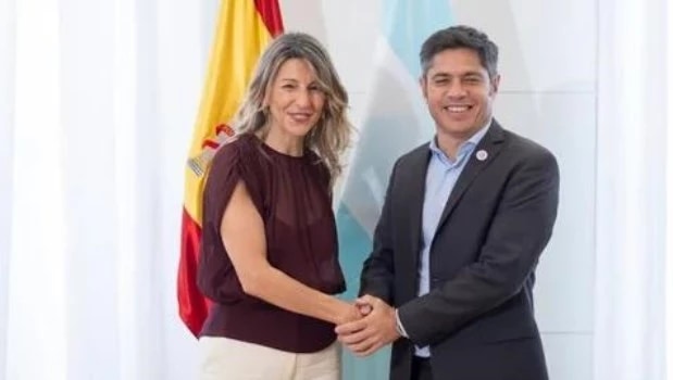 Kicillof se reunió con Yolanda Díaz en Madrid y mantuvo encuentros con empresarios