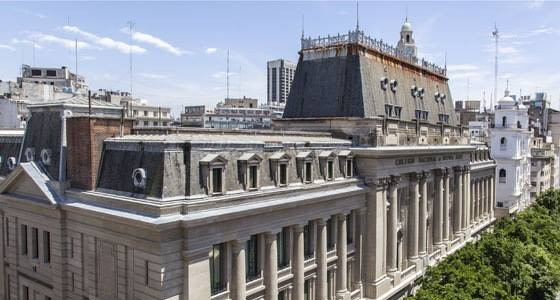 Apareció una amenaza de tiroteo en un baño del Colegio Nacional de Buenos Aires y crece la preocupación