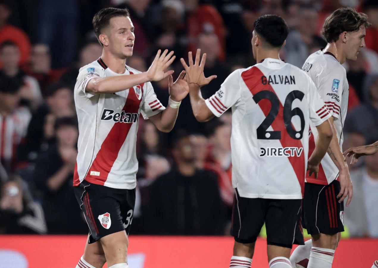 River sufrió, reaccionó y venció a Aldosivi para seguir en la pelea