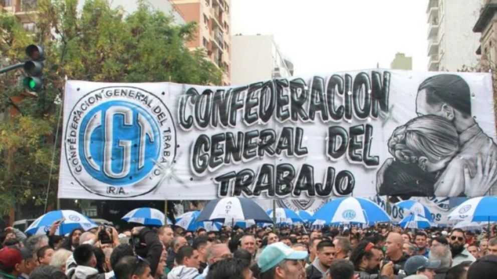 La CGT marcha a Plaza de Mayo por el Día del Trabajador 