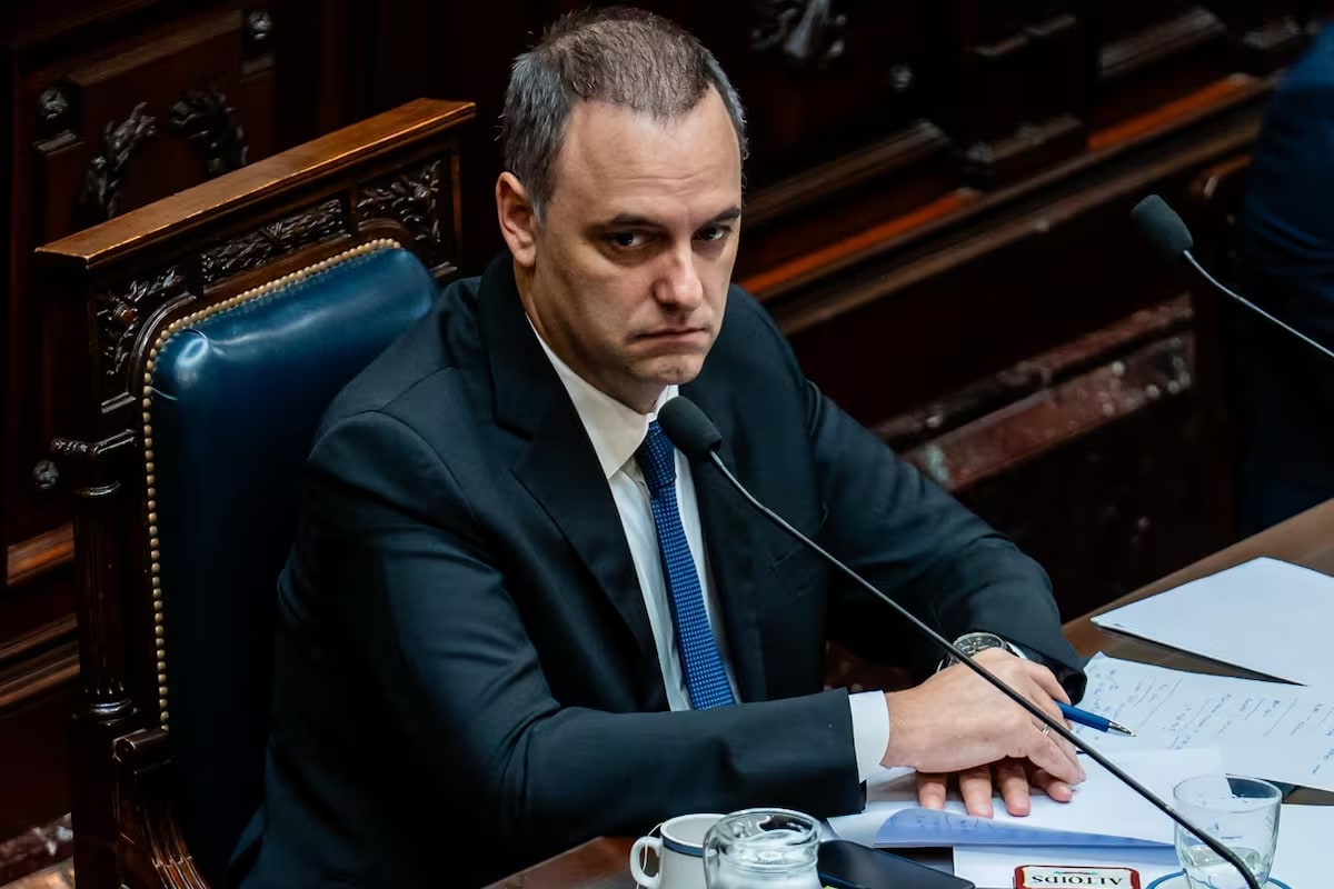 El futuro del tren, el número de planes sociales, la deuda del PAMI y el costo de los viajes de Milei a Tucumán: ¿qué respondió Adorni?