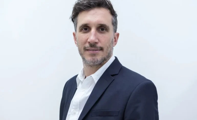 Rapetti advirtió que la caída de la recaudación complica las metas fiscales