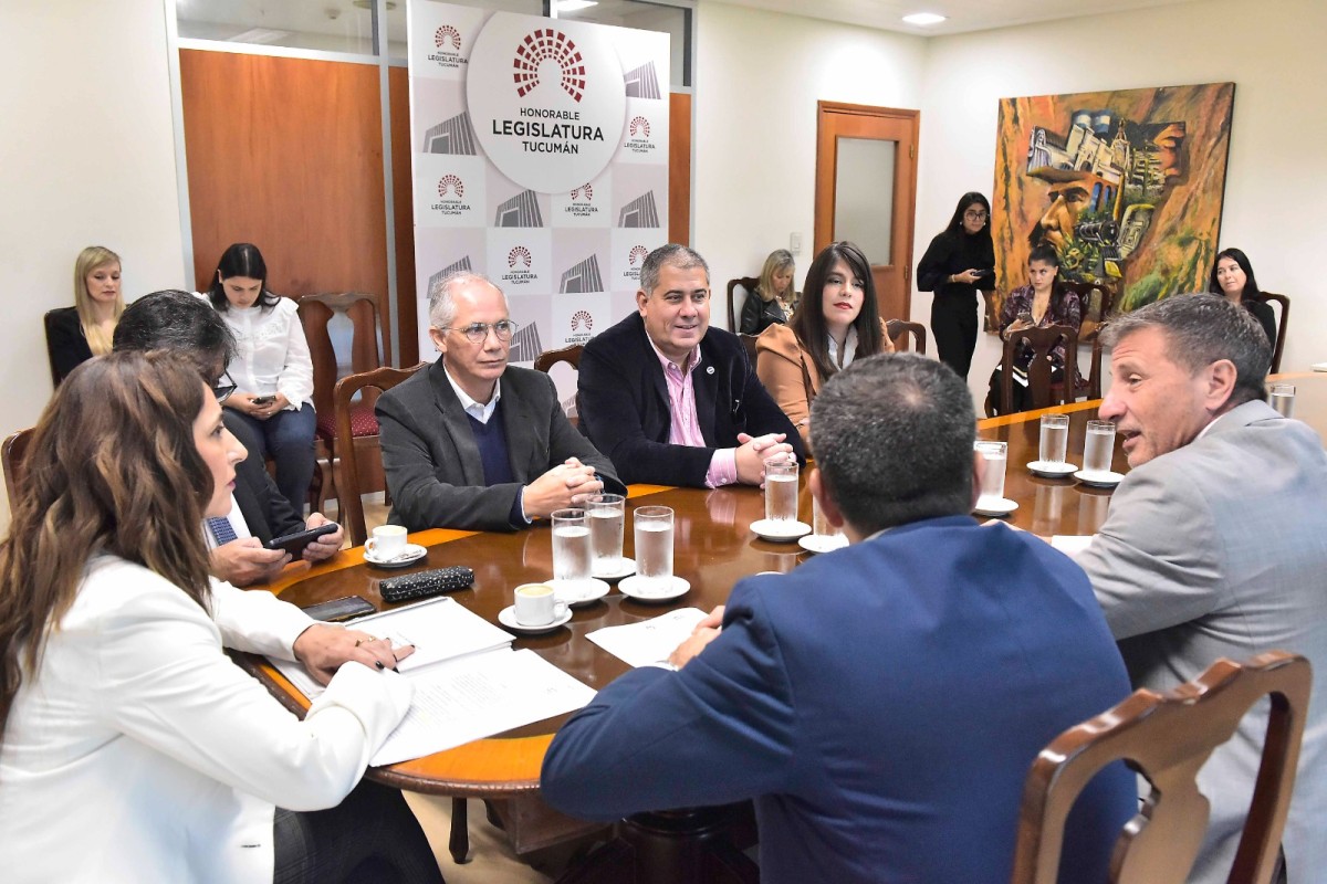 COLEGIOS ABOGADOS LEGISLATURA 2.jpeg COLEGIOS ABOGADOS LEGISLATURA 2.jpeg