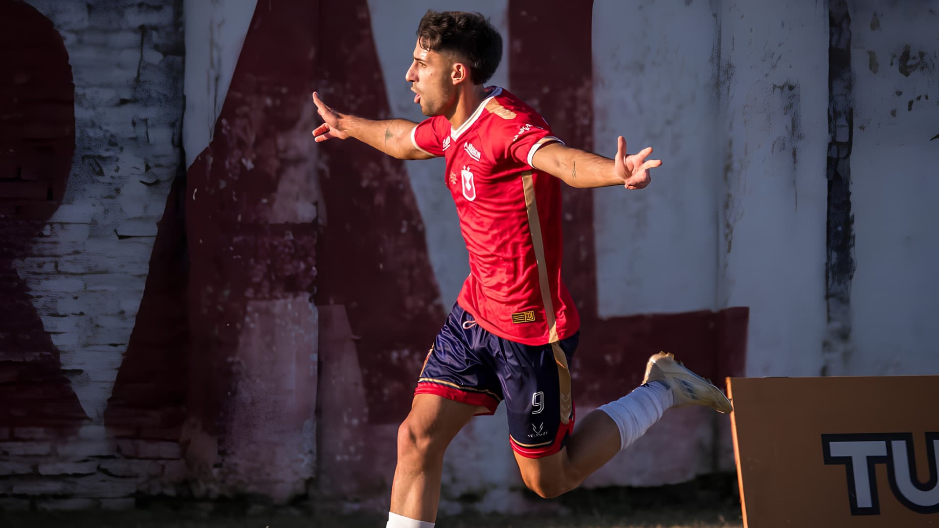 Con carácter y garra: Tucumán Central doblegó a Juventud Antoniana con un jugador menos