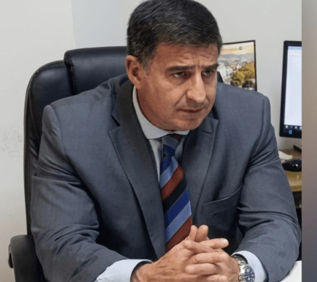 Sangenis comparó a Canelada y Cobos con Adorni y los acusó de hacer política para su propio beneficio