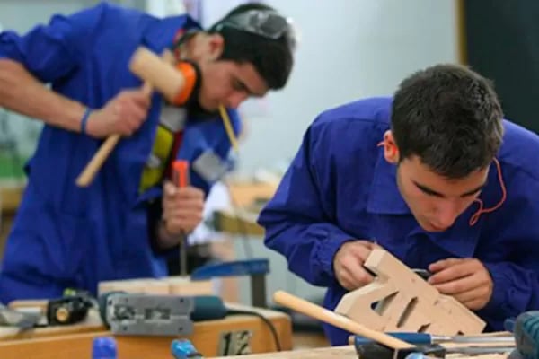 La encrucijada del trabajo tucumano: leve mejora frente a una retracción del 1,9% desde el inicio de la gestión nacional