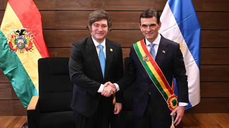 El Gobierno de  la Nación envío un avión Hércules a Bolivia con ayuda humanitaria  