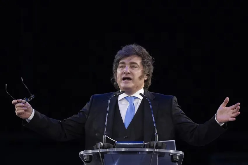 El presidente Javier Milei reflotó su lucha contra el “wokismo” y tildó de “limitados” a sus críticos 