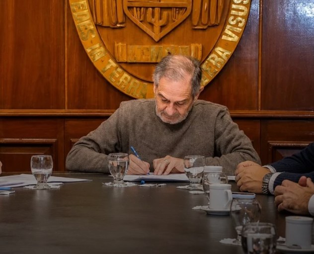 El Consejo Superior postergó la Asamblea y en la UNT la oposición habla de acefalía