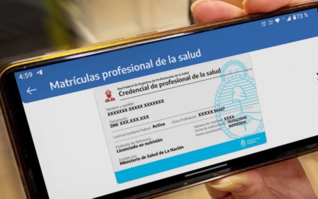 Médicos recién egresados podrán tramitar el título y la matrícula de forma simultánea y gratuita