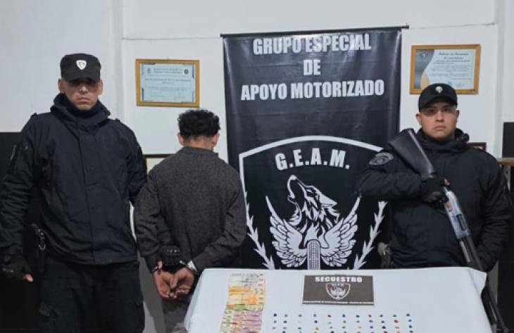 Un hombre fue detenido con 63 ravioles de cocaína en el pasaje Ramón Cajal