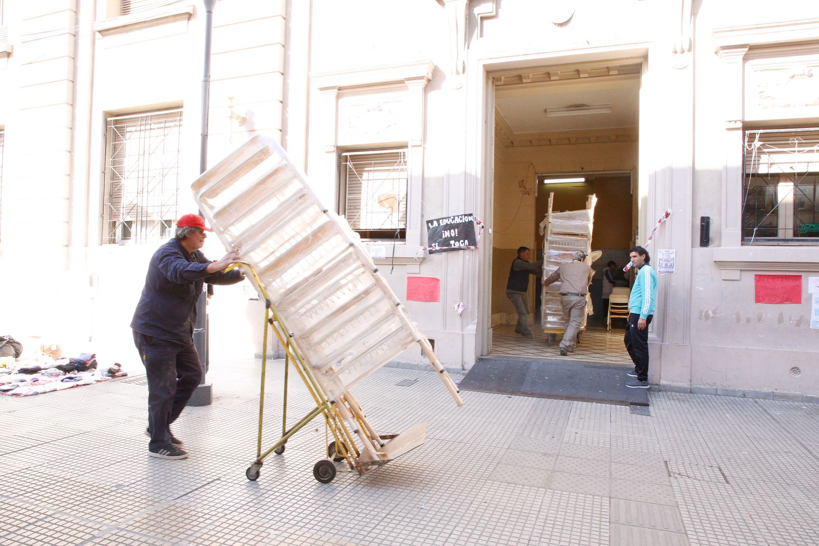 El Gobierno busca descomprimir el conflicto en la Escuela Normal con obras y nuevo equipamiento
