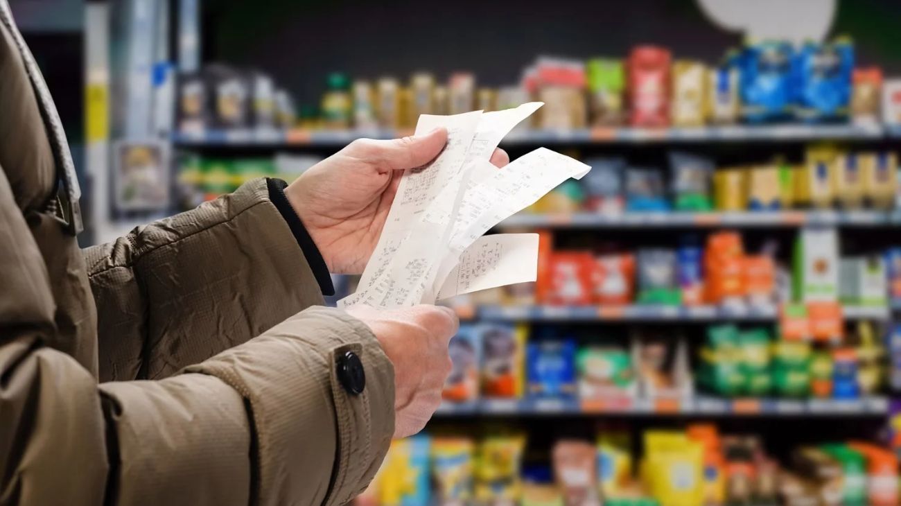 El gasto familiar en alimentos y supermercados se desploma frente al aumento de impuestos y servicios