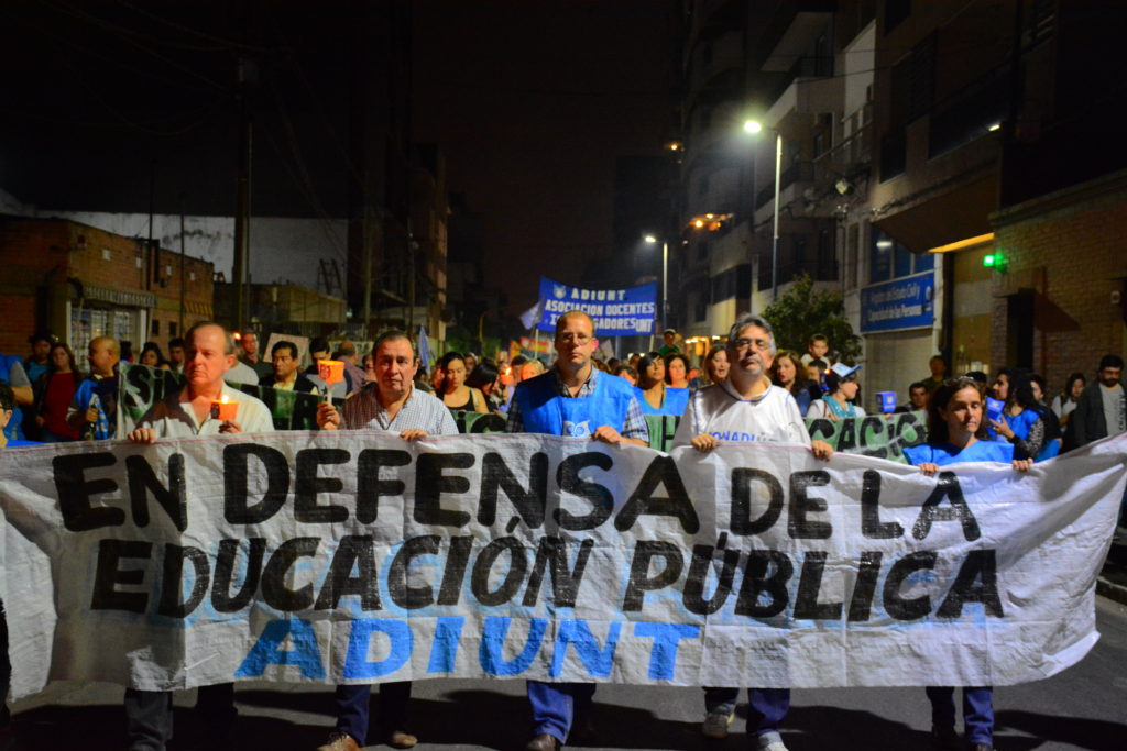 Docentes universitarios vuelven a las calles para exigir la implementación de la Ley de Financiamiento Universitario