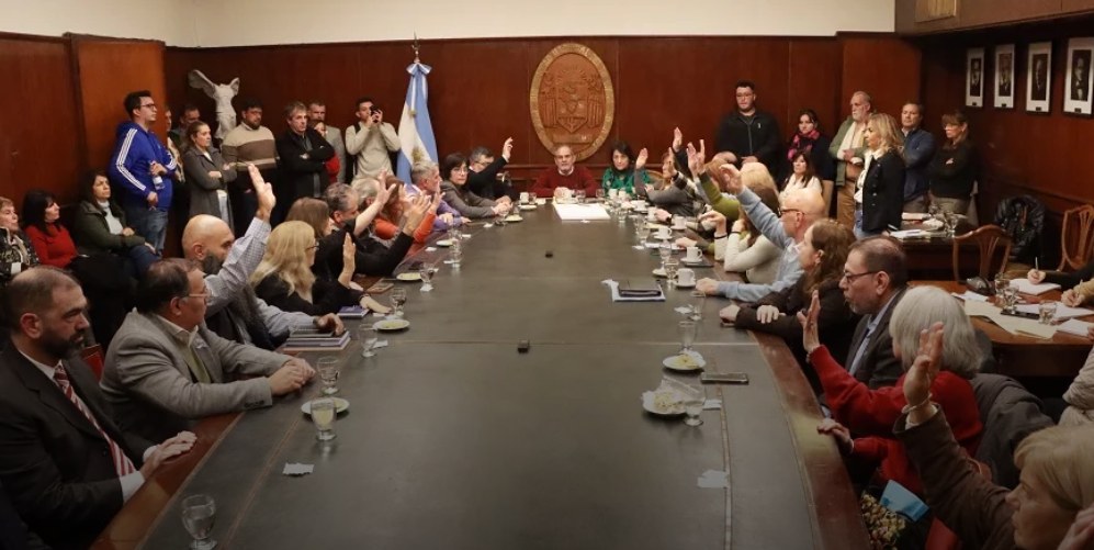 La Cámara Federal le ordenó al juez de origen que resuelva si el rector Pagani puede ir por un tercer mandato