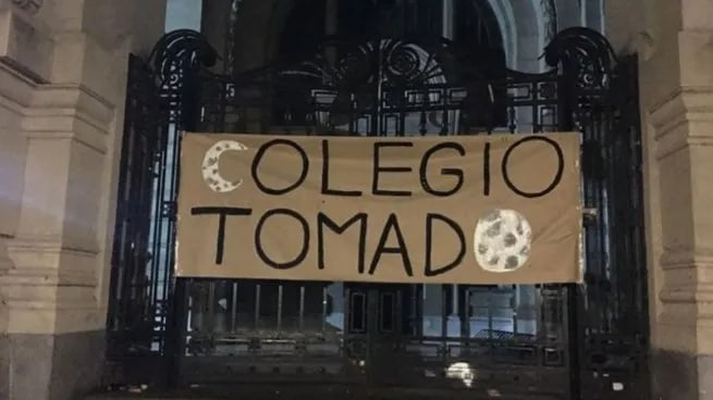 colegio tomado1.webp