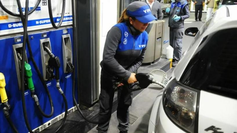 El mercado de combustibles tucumano cerró abril con saldo positivo gracias al empuje del segmento premium