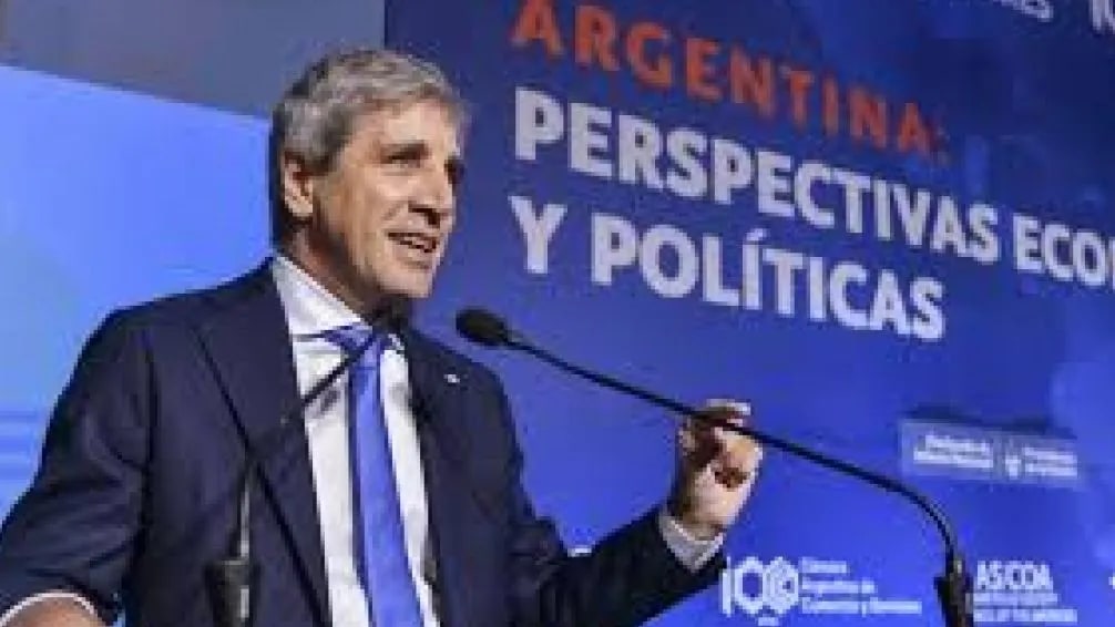 Caputo aseguró que la inflación de mayo será menor a la de abril y afirmó que en 2027 “la economía se va a llevar puesta a la política”