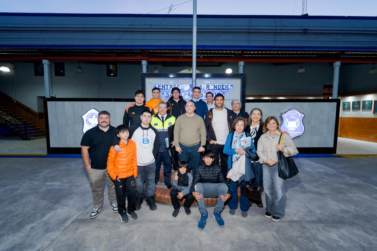 Tarucas y la FAI reconocieron a la Escuela de Policía por su apoyo solidario durante el Súper Rugby Américas