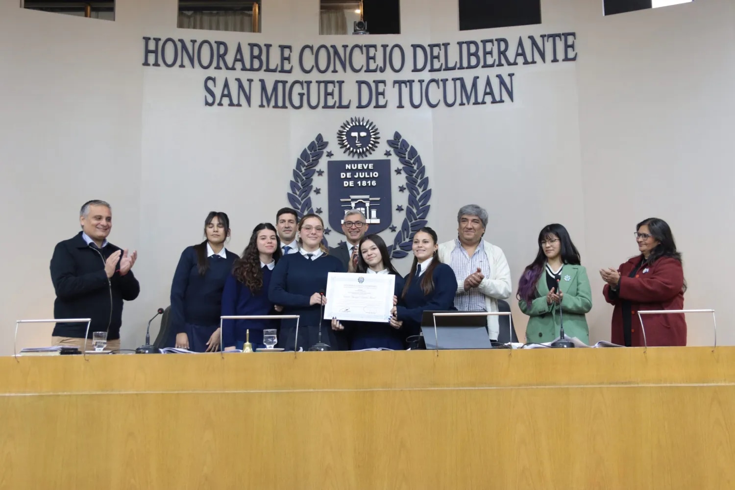 Estudiantes inspiraron una ordenanza para fomentar hábitos digitales saludables en San Miguel de Tucumán