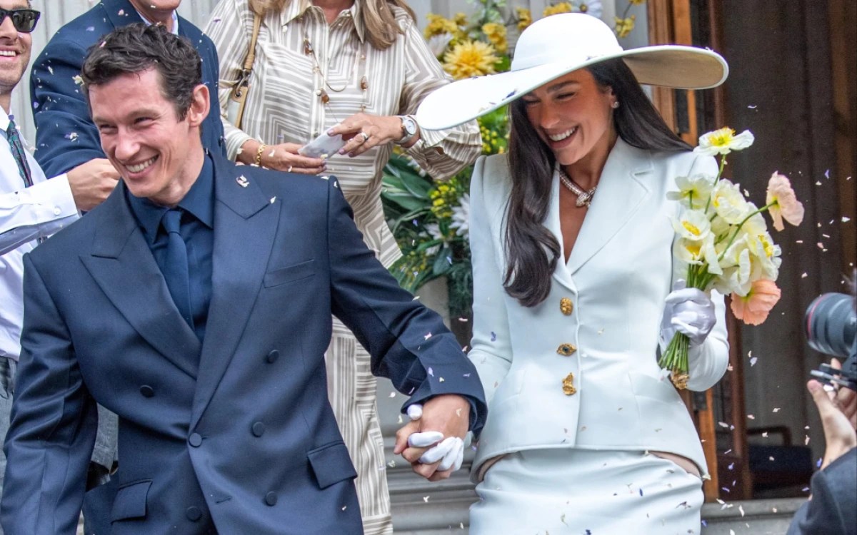 Dua Lipa y Callum Turner se casaron en secreto, pero realizarán un lujoso festejo de tres días en Italia
