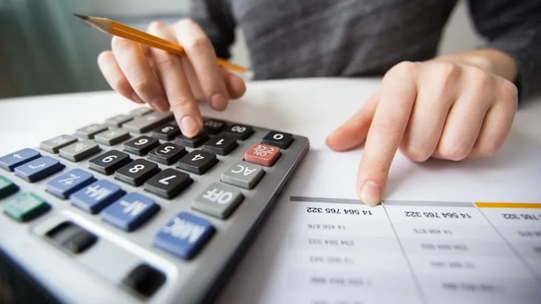 La recaudación creció 6,4% en términos reales en mayo y cortó una racha de nueve meses de caída
