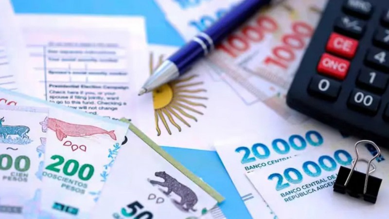 Bancos y Gobierno buscan frenar proyectos legislativos que regularían tasas y refinanciaciones de deudas