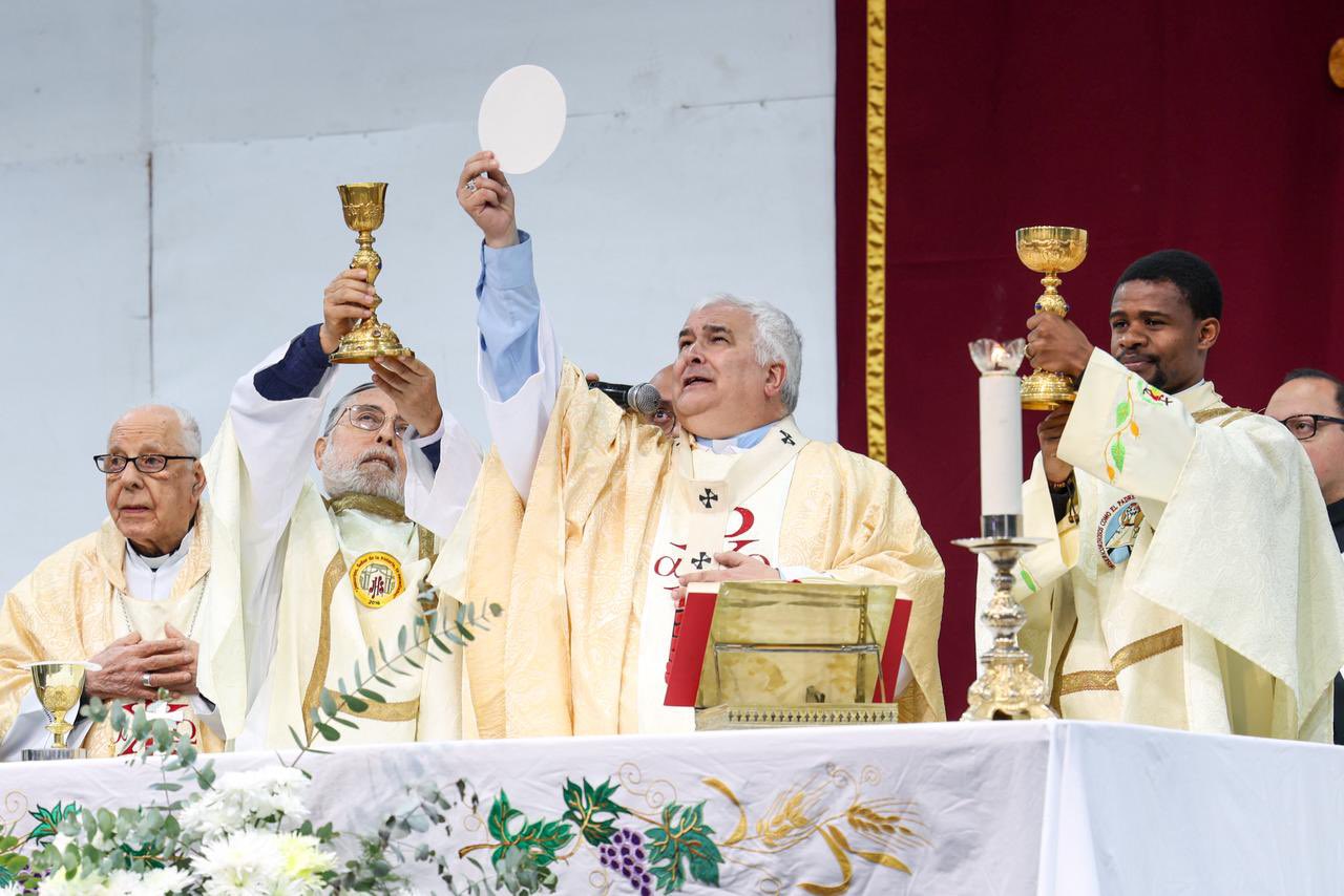 “Sin justicia y equidad no habrá nunca paz”: miles de fieles participaron del Corpus Christi en Tucumán