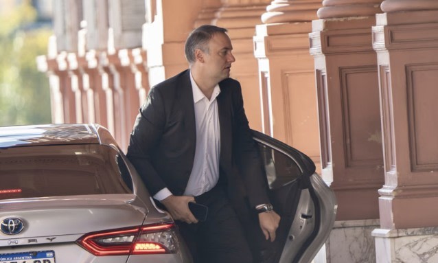 Adorni prepara una nueva declaración jurada mientras avanza la investigación por presunto enriquecimiento ilícito