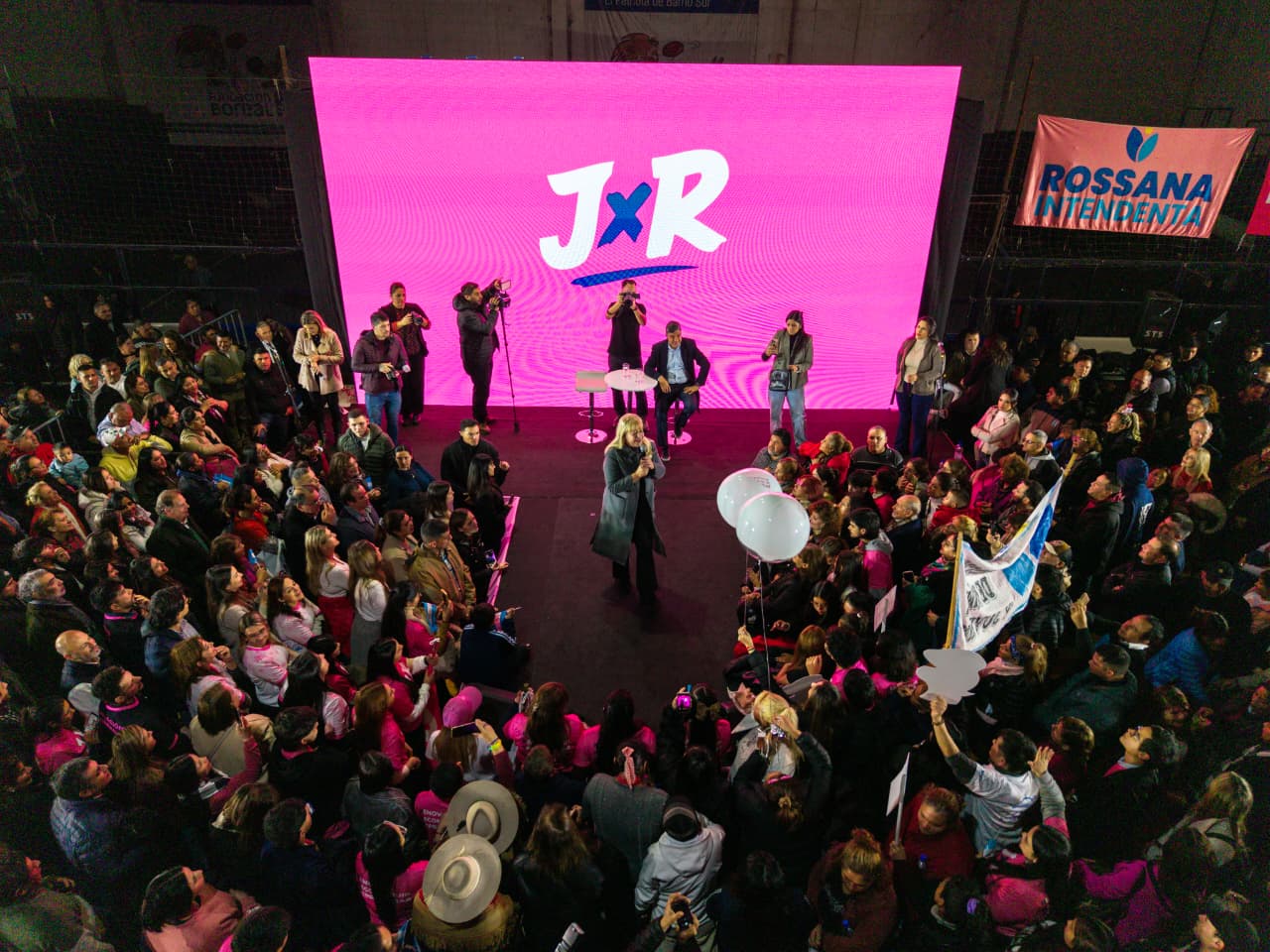 Tras la bendición de Jaldo, Chahla y Acevedo encabezaron un foro vecinal que dejó señales hacia 2027