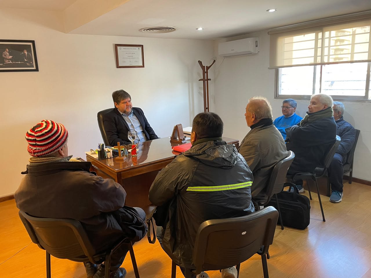 Ale recibió a dirigentes del SOEM y analiza una propuesta para regularizar la situación de empleados contratados