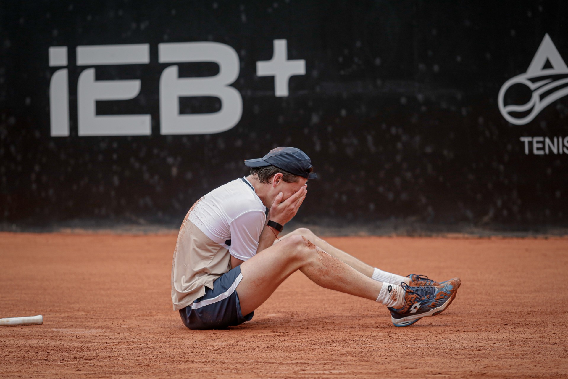 Ambrogi fue pura emoción tras su consagración en el Challenger de Tucumán: "Mucho tiempo luché por esto"