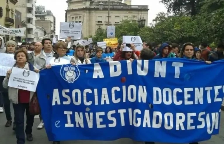 Docentes universitarios inician otra semana de paro en rechazo al acuerdo salarial avalado por los rectores