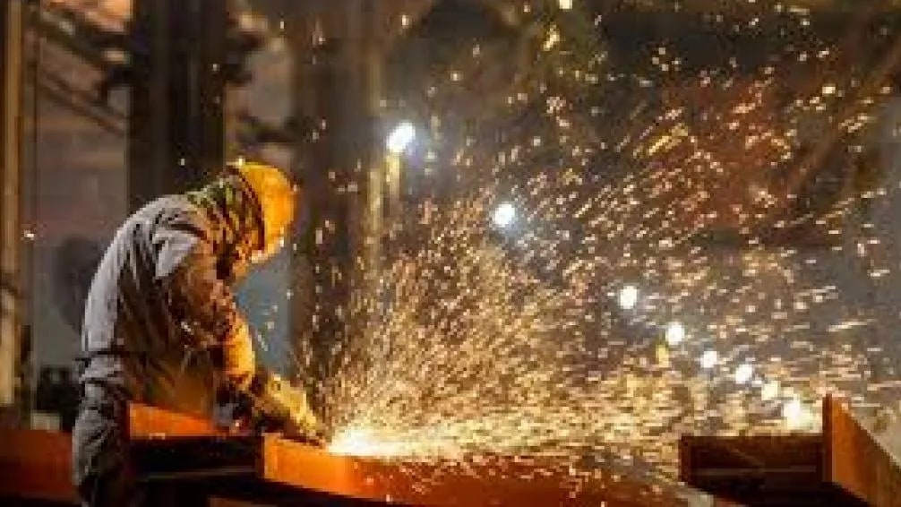 La actividad metalúrgica cayó 5,1% en abril y la capacidad instalada se mantuvo por debajo del 40%