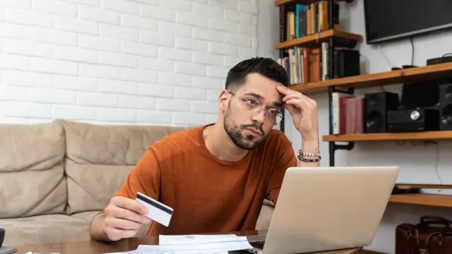 jovenes situacion economica.webp