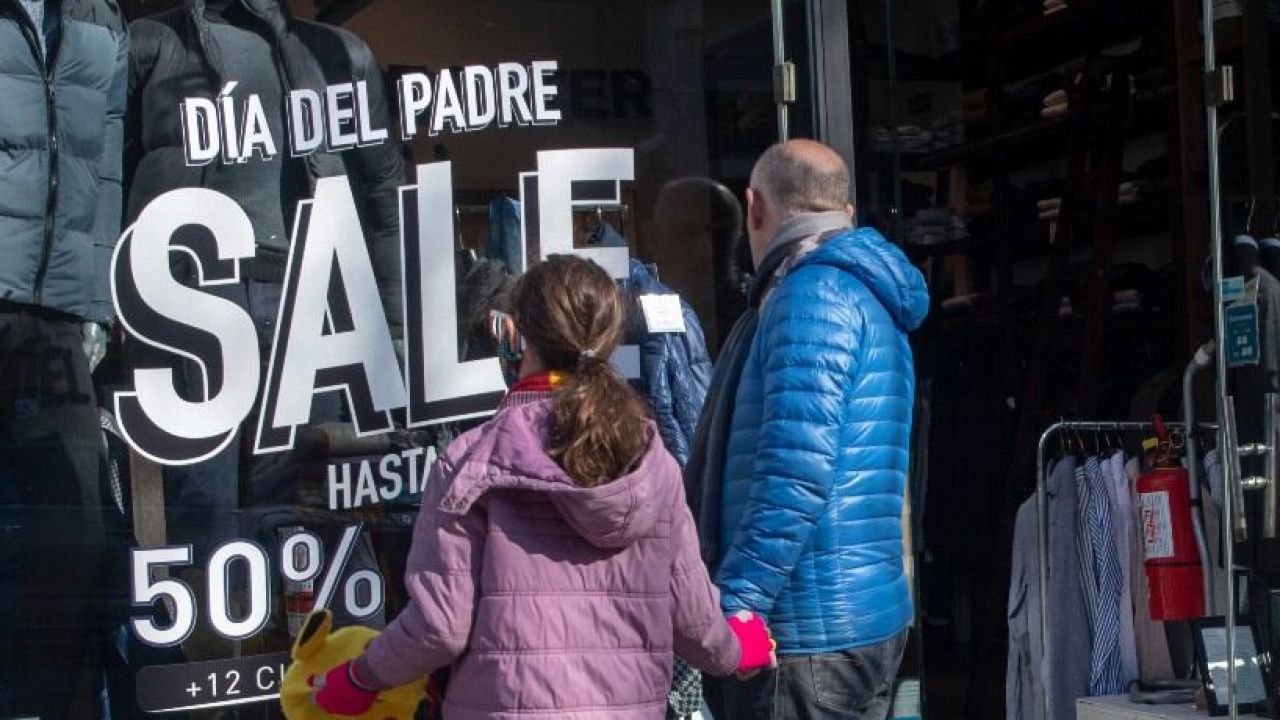 Indumentaria lidera las preferencias por el Día del Padre con un gasto promedio de $62.000 y una fuerte apuesta comercial a la cercanía