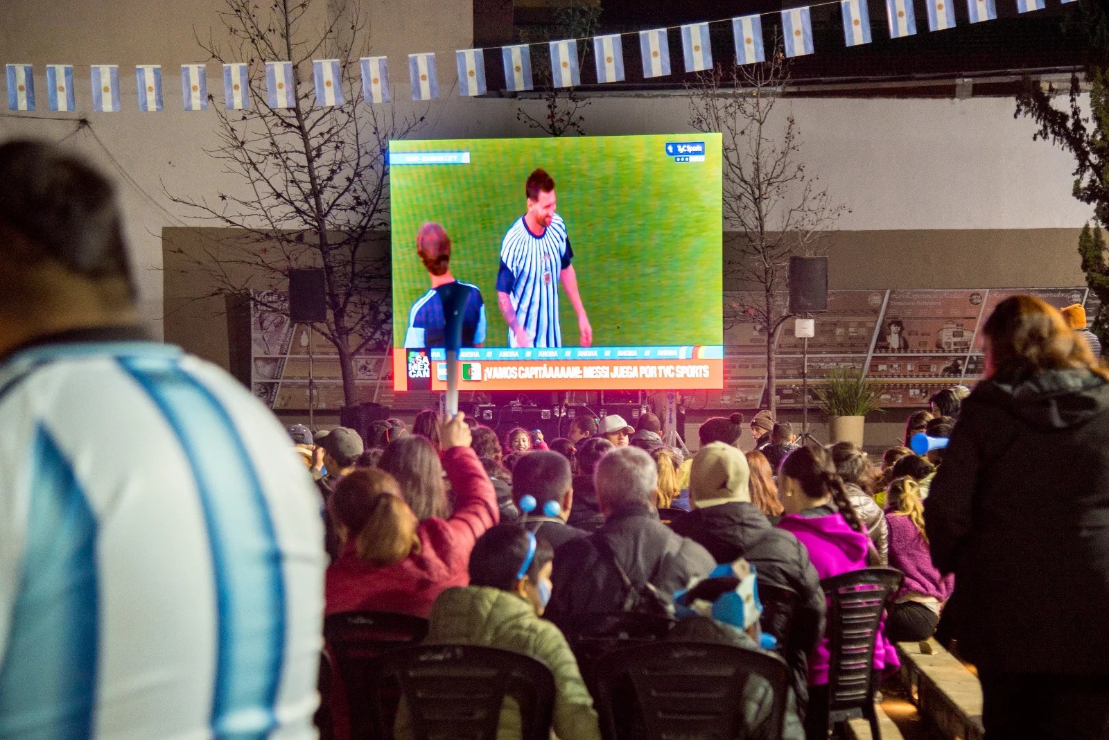 Más de 300 personas vibraron con el debut de Argentina en el Mundial en el Fan Fest organizado por la Capital