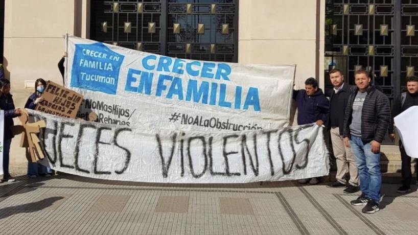 Familias con fallos a favor pero sin poder ver a sus hijos llevan el reclamo a la Cámara de Familia de Tucumán